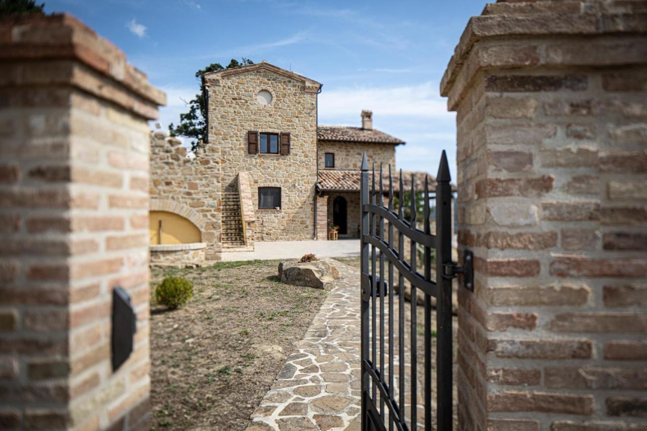 Villa Ermelinda - Piscina Privata E Jacuzzi Castelraimondo Exteriör bild