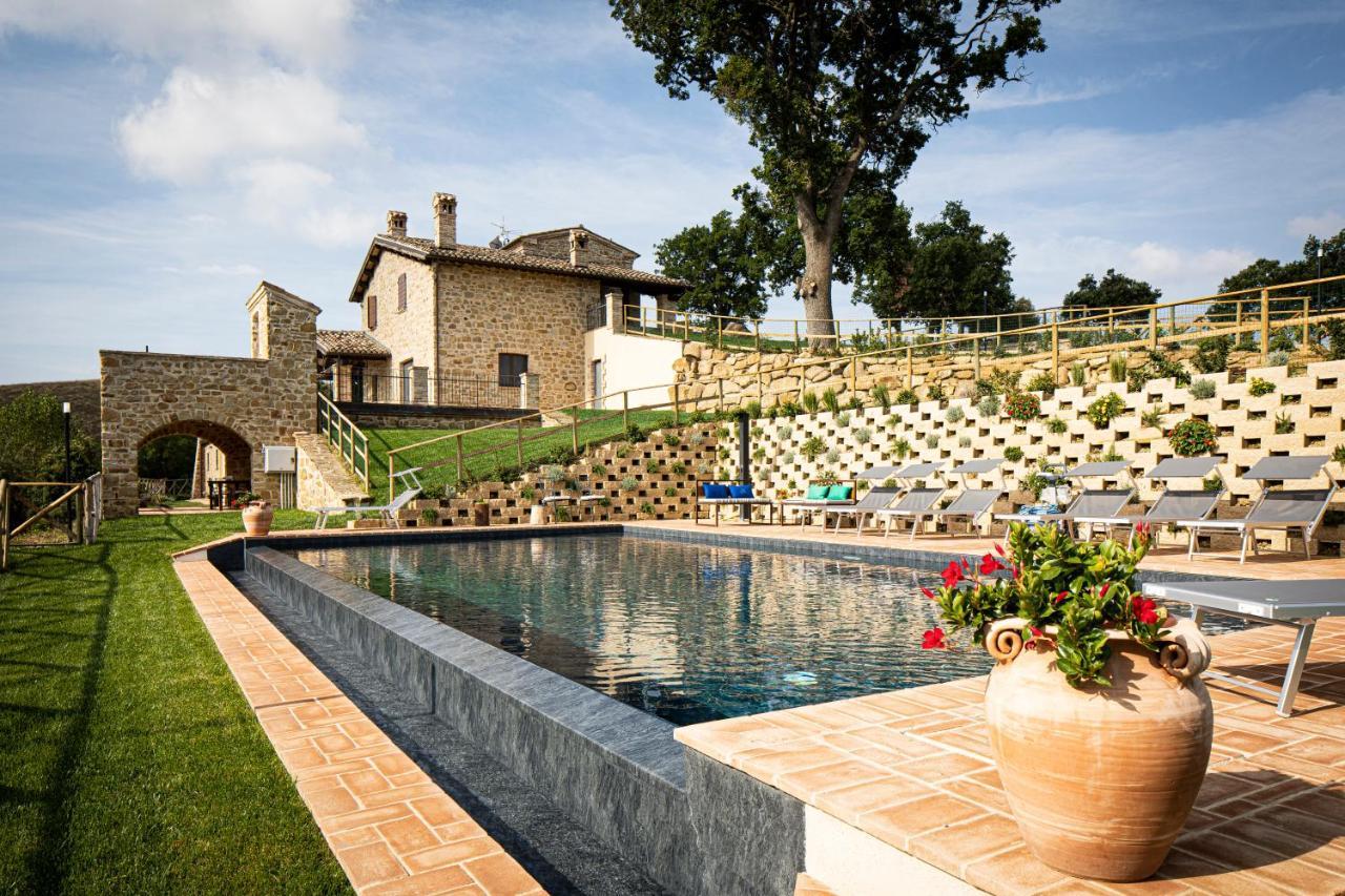 Villa Ermelinda - Piscina Privata E Jacuzzi Castelraimondo Exteriör bild